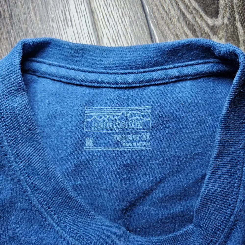Patagonia Shirt Mens Medium Blue Logo Organic Cotton Tee Recycled Polyester - Picture 4 of 4